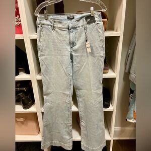 NWT Express Light Wash 70s Flare Mid Rise Jeans size 6R